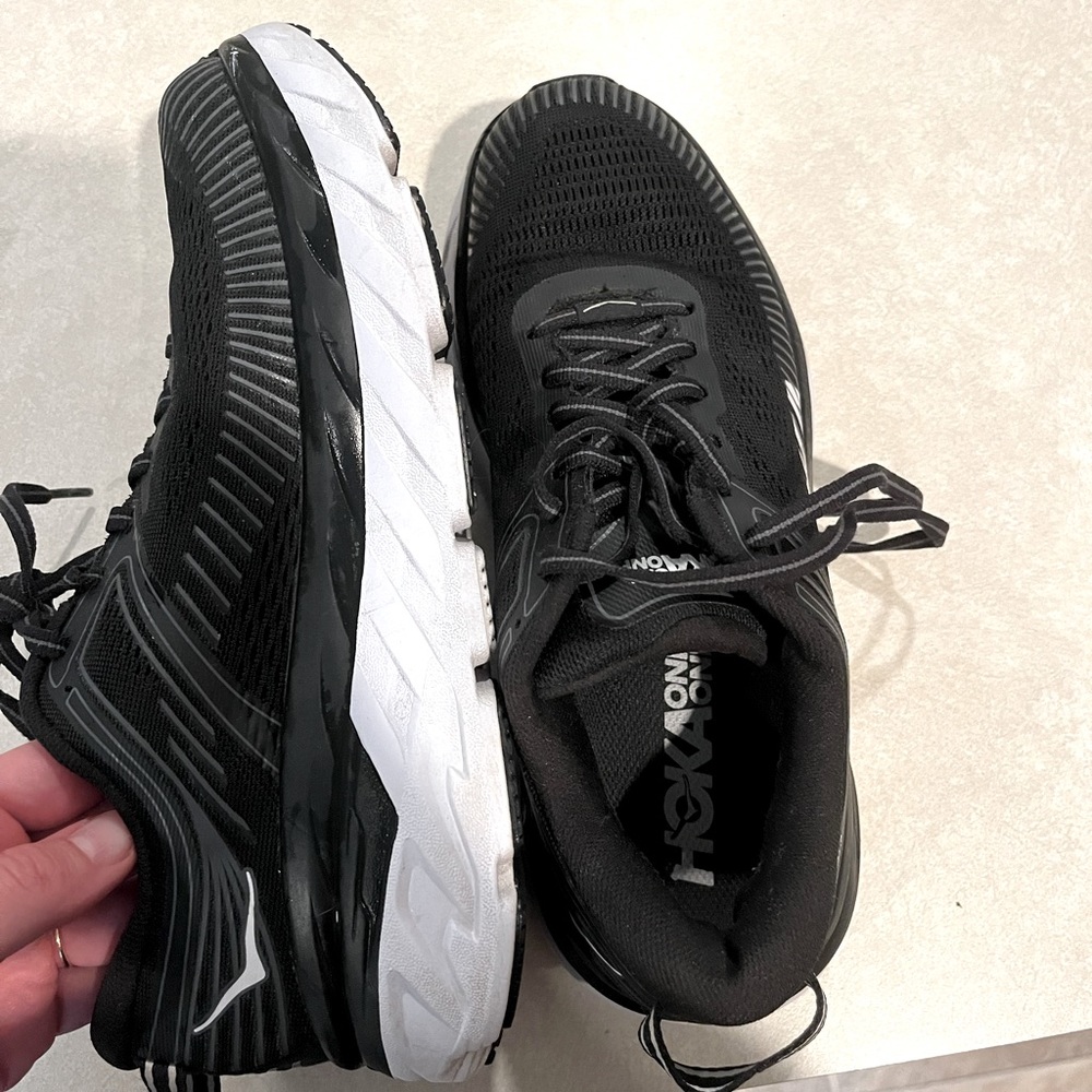 Women’s Hoka Bondi 7 size 8.5